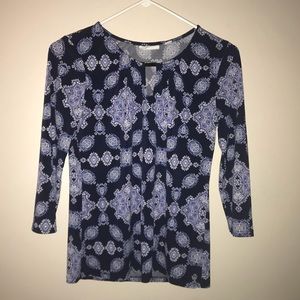 Long-sleeve print w/ embellishment at neckline